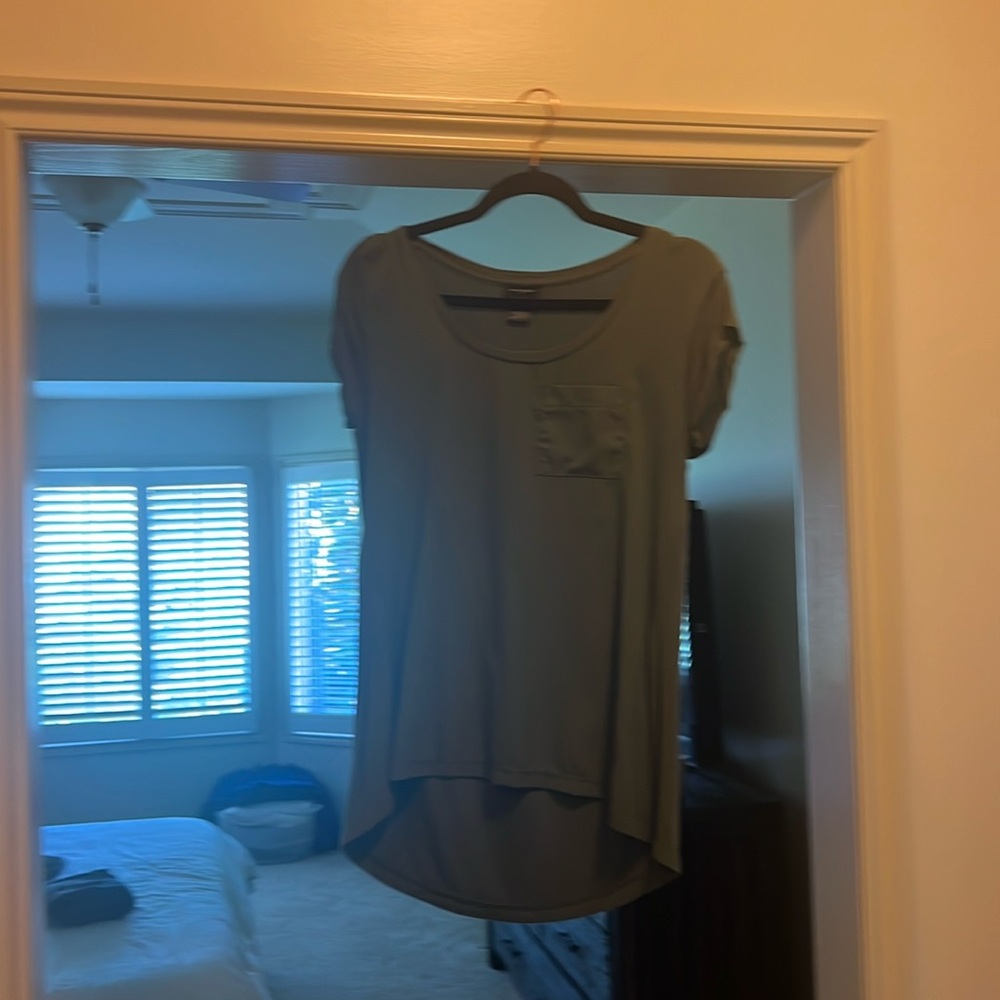 Ann Taylor short sleeve tunic EUC.  No defects